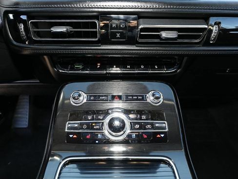 Used 2022 Lincoln Nautilus Reserve w/ Equipment Group 201A image 19