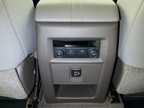 Used 2020 Chevrolet Traverse LT FWD image 22