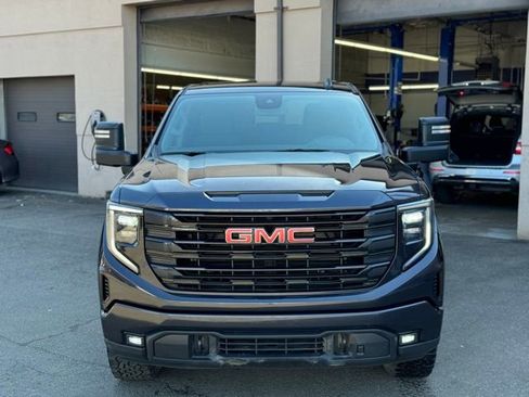 Used 2023 GMC Sierra 1500 Elevation image 2