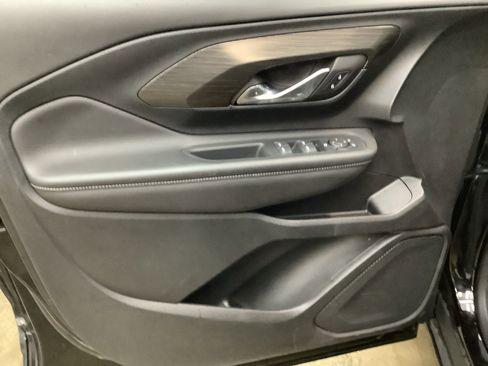 Used 2022 GMC Terrain SLE w/ Driver Convenience Package FWD image 12