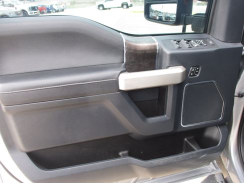 Used 2022 Ford F350 Lariat w/ Lariat Ultimate Package image 7