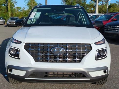 Certified 2022 Hyundai Venue Limited FWD image 8