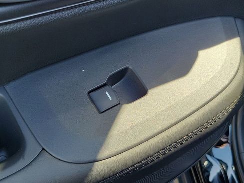 Certified 2026 Honda HR-V LX image 15