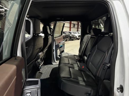 Used 2022 Ford F150 Lariat w/ Equipment Group 502A High image 17