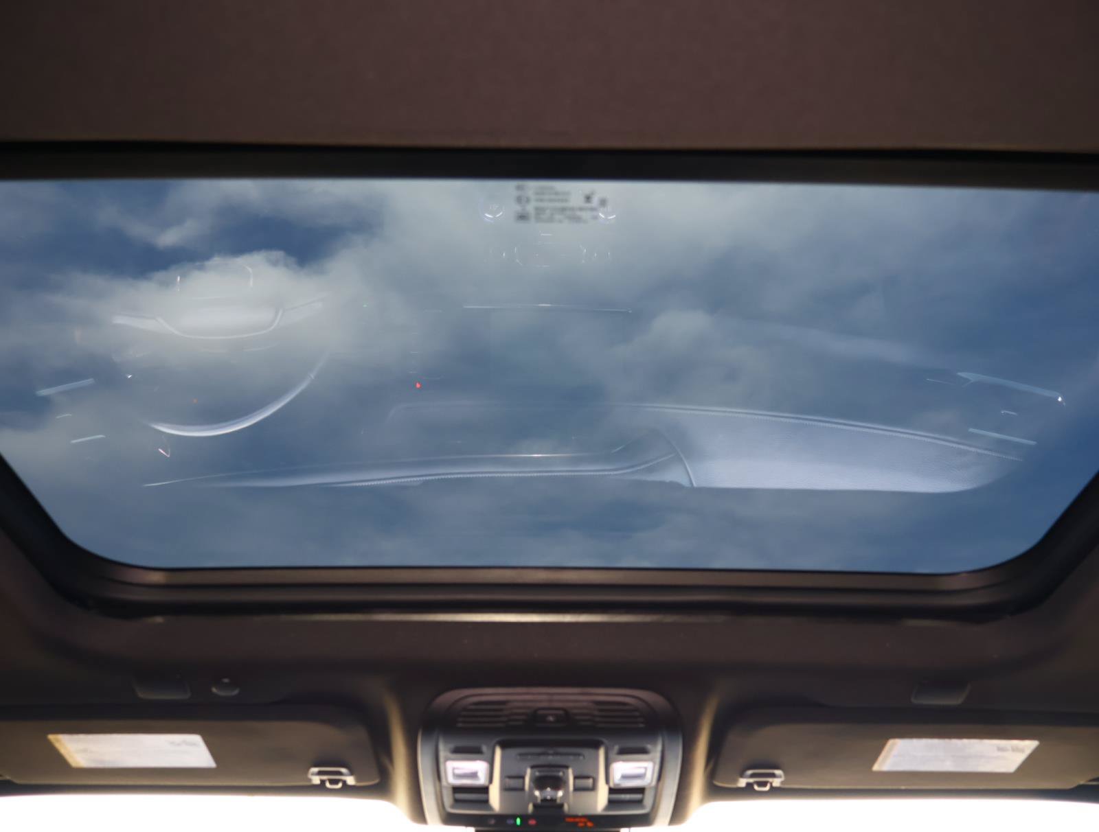 Used 2024 GMC Yukon Denali Ultimate AWD/4WD image 13