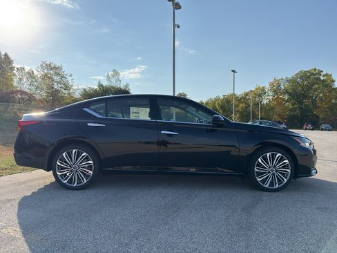 New 2025 Nissan Altima 2.5 SL image 4