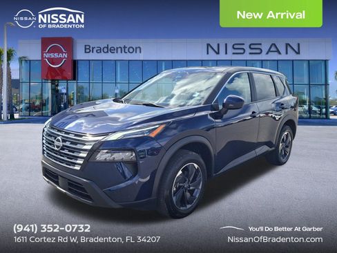 Used 2024 Nissan Rogue SV FWD image 1
