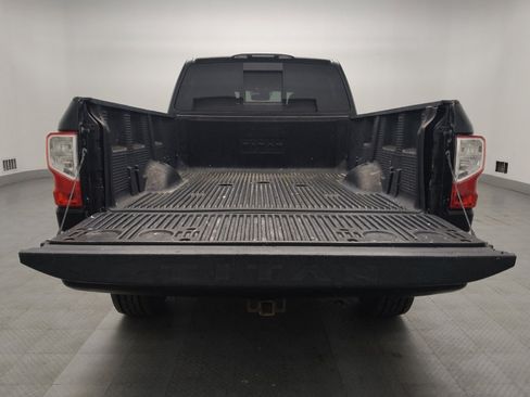 Used 2017 Nissan Titan SV RWD image 29