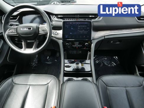 Used 2022 Jeep Grand Cherokee L Limited image 17