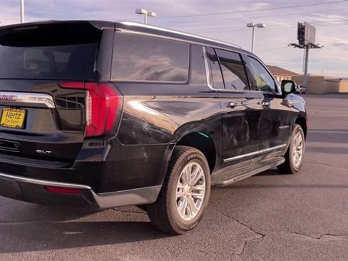 Used 2024 GMC Yukon XL SLT w/ SLT Luxury Package image 9