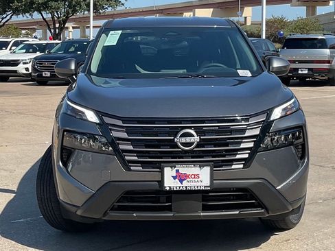 Used 2025 Nissan Rogue SV FWD image 2