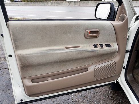 Used 1998 Toyota T100 SR5 image 19