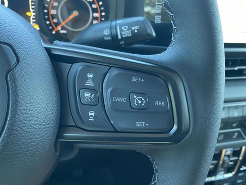 New 2025 Jeep Gladiator Sport image 22