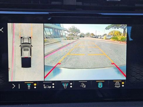 Used 2023 GMC Sierra 1500 AT4 image 16