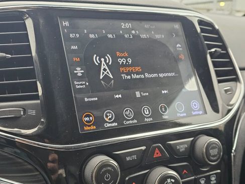 Used 2019 Jeep Grand Cherokee Limited image 21