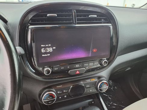 Used 2024 Kia Soul GT-Line FWD image 14