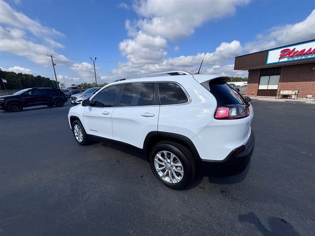 Used 2019 Jeep Cherokee Latitude w/ Popular Appearance Group FWD image 3