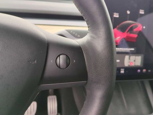 Used 2021 Tesla Model Y Performance image 23