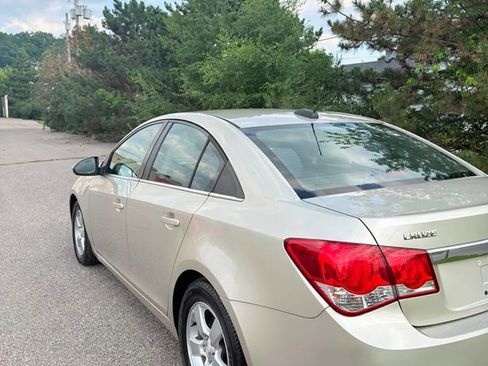 Used 2016 Chevrolet Cruze LT FWD image 4