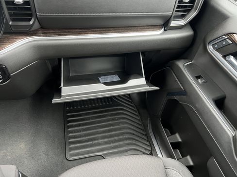 Used 2024 GMC Sierra 1500 Elevation image 36