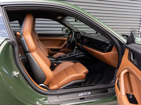 Certified 2022 Porsche 911 GT3 RWD image 30
