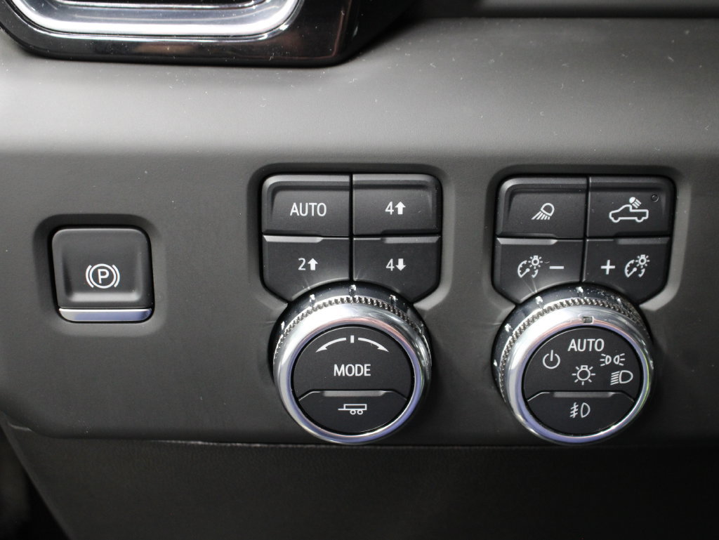 Used 2025 GMC Sierra 3500 Denali w/ Denali Reserve Package AWD/4WD image 64