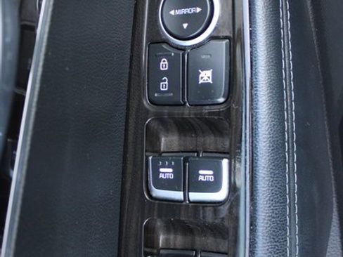 Used 2020 Kia Sorento S image 8