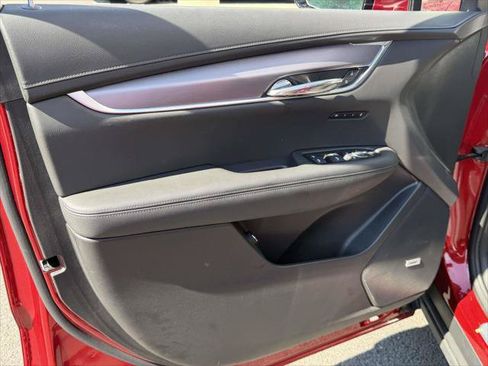 Used 2025 Cadillac XT6 Luxury AWD/4WD image 18