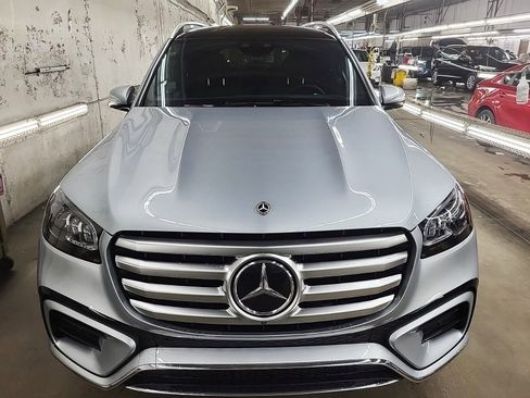 Used 2025 Mercedes-Benz GLS 450 4MATIC image 2