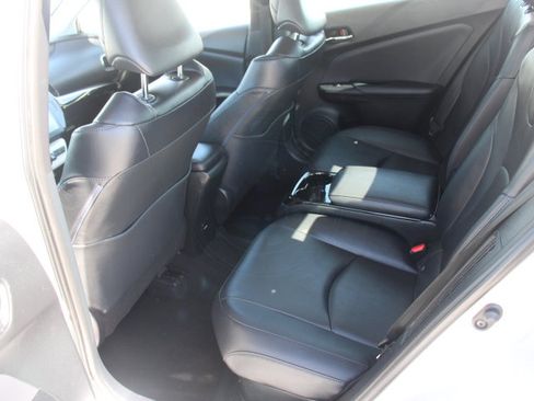 Used 2018 Toyota Prius Prime Premium FWD image 15
