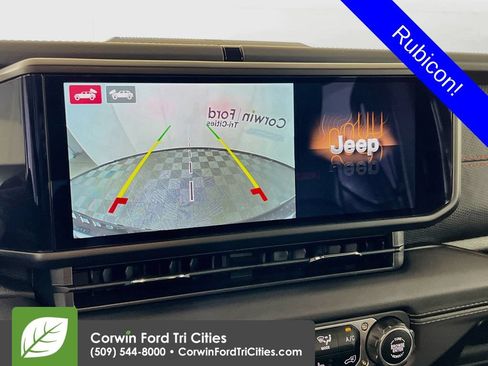 Used 2025 Jeep Wrangler Unlimited Rubicon w/ Convenience Group AWD/4WD image 21