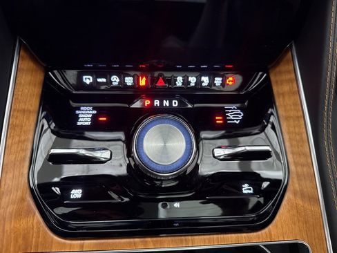 Used 2022 Jeep Grand Wagoneer Series III image 55