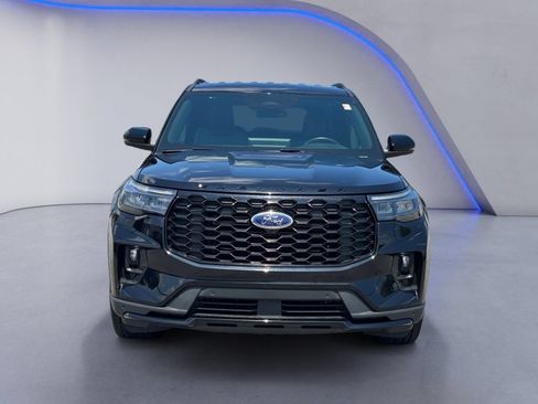 Used 2025 Ford Explorer ST-Line w/ ST-Line Street Pack AWD/4WD image 7