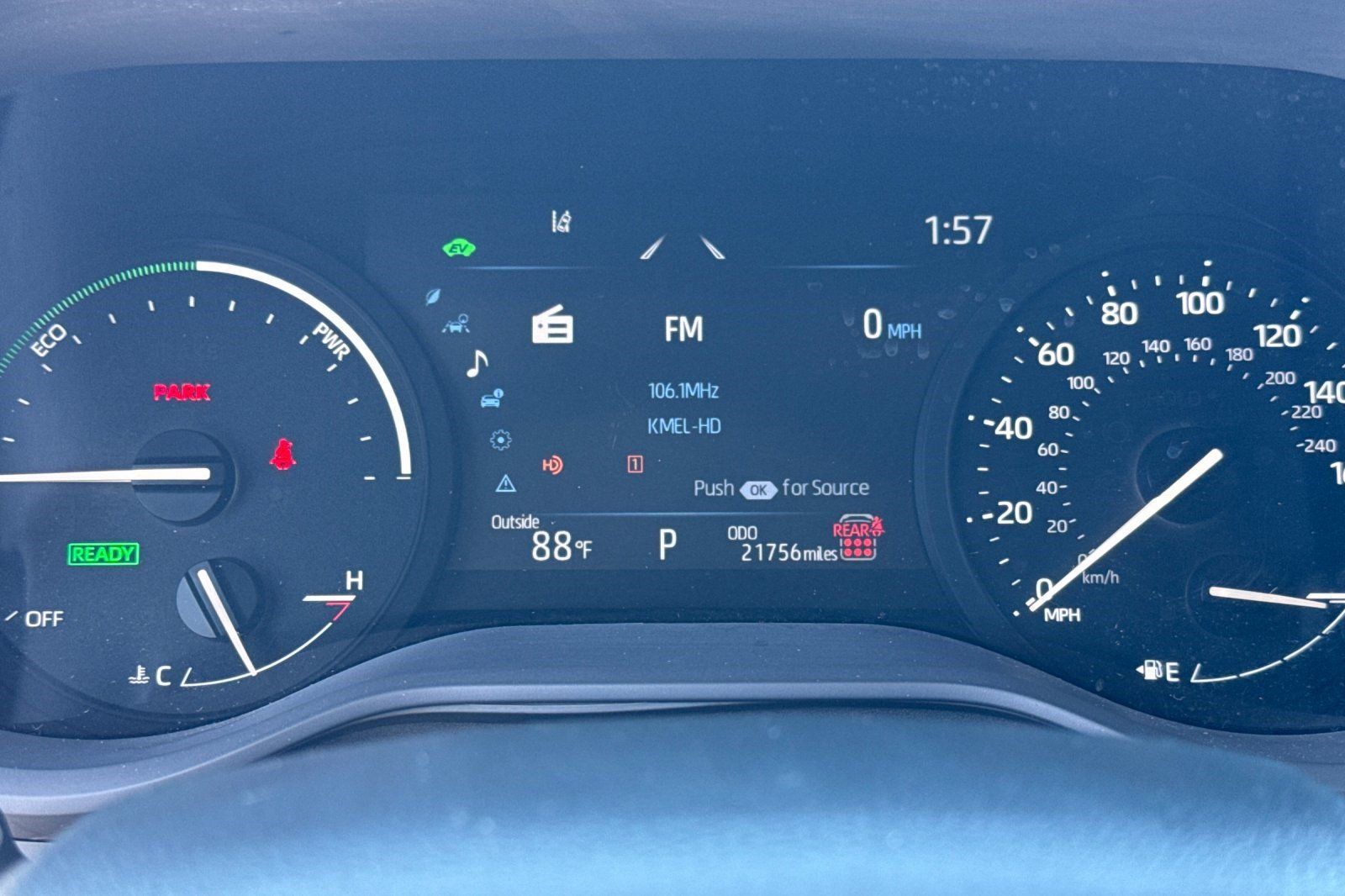 Used 2026 Toyota Sienna XLE FWD image 22