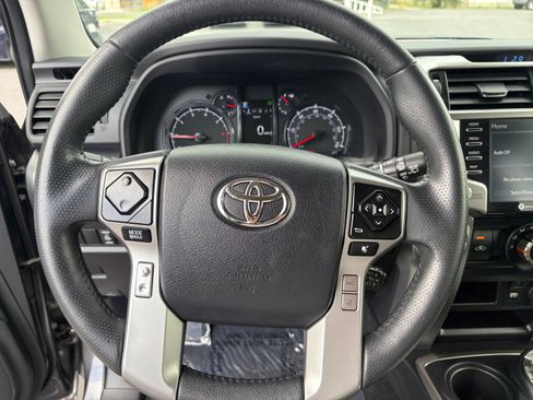 Used 2023 Toyota 4Runner SR5 AWD/4WD image 12