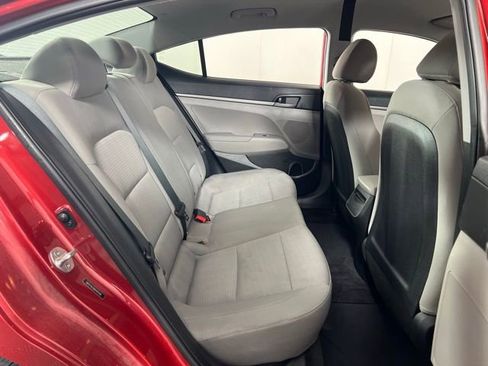 Used 2017 Hyundai Elantra SE image 16