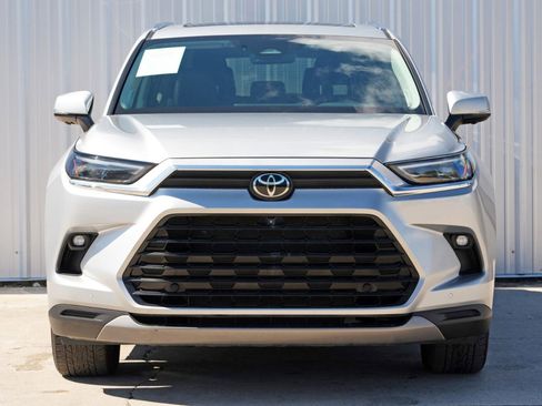 Used 2024 Toyota Grand Highlander Limited image 7