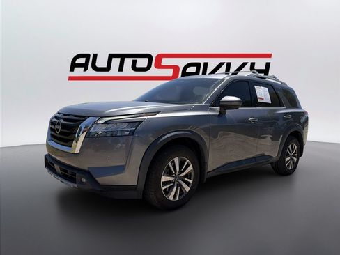 Used 2022 Nissan Pathfinder SL AWD/4WD image 1