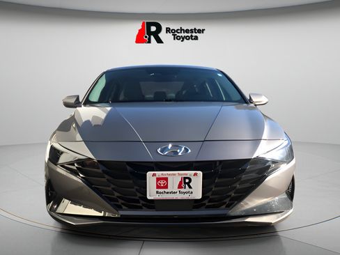Used 2023 Hyundai Elantra Limited w/ Preferred Accessory Package FWD image 1