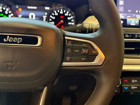 Used 2025 Jeep Compass Limited AWD/4WD image 24