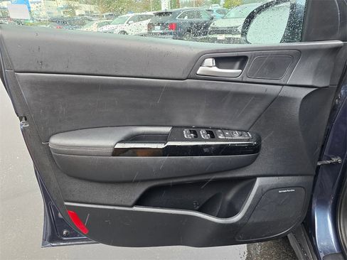 Used 2022 Kia Sportage EX w/ EX Technology Package image 7