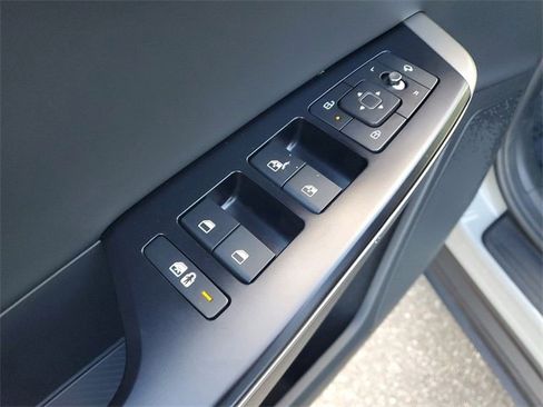 Used 2025 Kia EV6 Light image 14