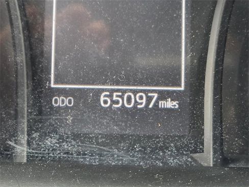 Used 2020 Toyota Camry SE image 31