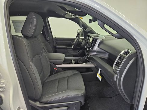 New 2026 RAM 1500 Express AWD/4WD image 9