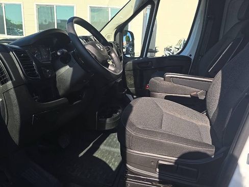 Used 2025 RAM ProMaster 2500 FWD image 9