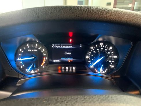 Used 2017 Ford Expedition XLT AWD/4WD image 21