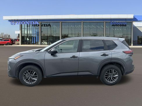 Used 2025 Nissan Rogue S AWD/4WD image 2