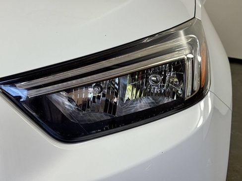 Used 2021 Buick Encore Preferred AWD/4WD image 35
