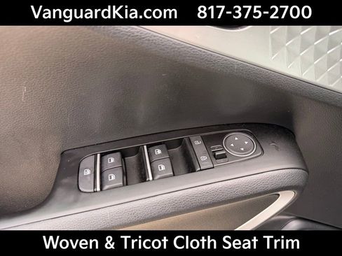 Certified 2025 Kia Soul LX image 18