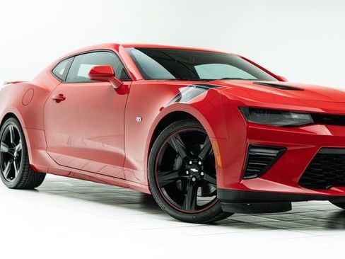 Used 2018 Chevrolet Camaro SS image 3